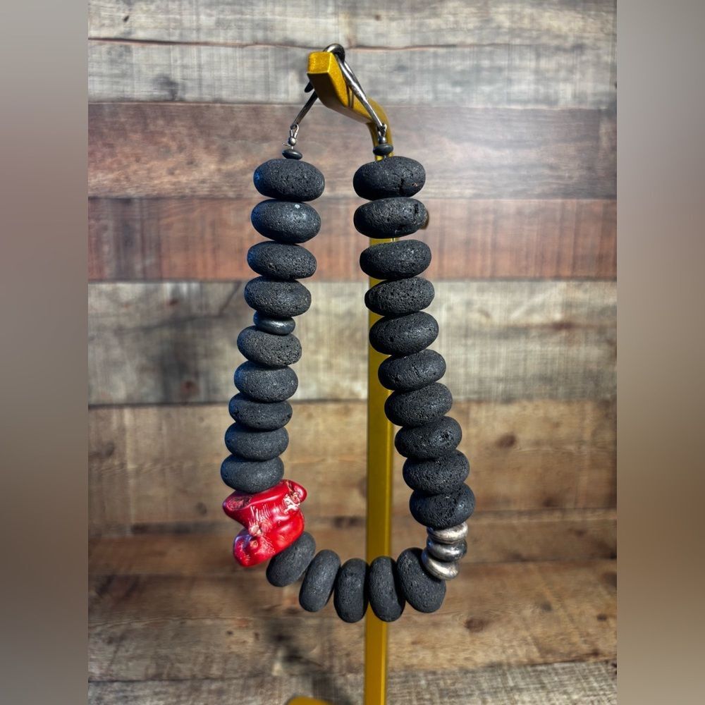 Vintage Chunky Black Lava Rocks W/Red Freeform Coral Statement Necklace 17 3/4”*
